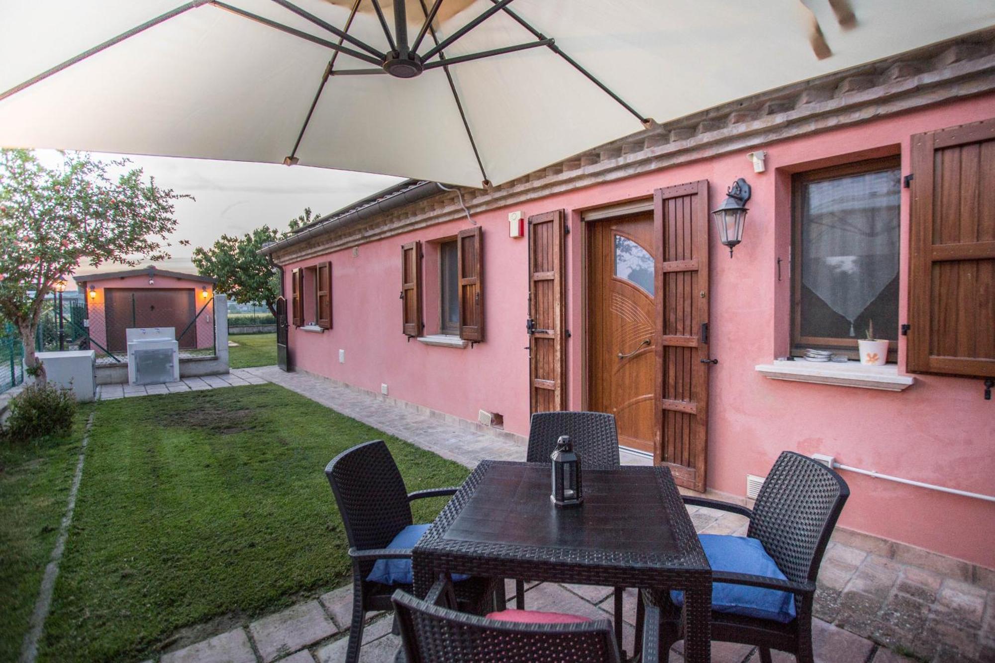Casa Di Marco E Kaila Hotel Tavullia Exterior foto